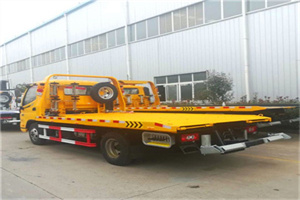 漳平附近拖车救援搭电